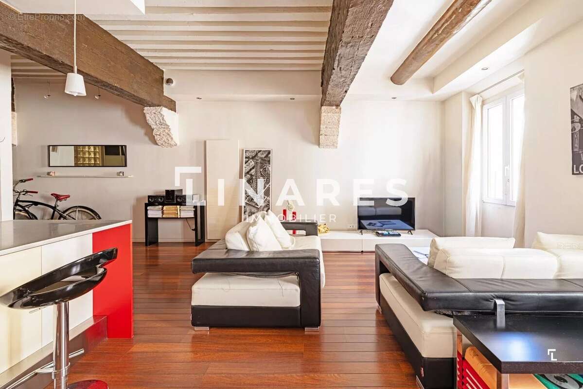 Appartement à MARSEILLE-1E