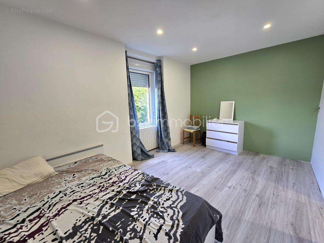 Maison de 232 m² avec dépendances, jardin clos et volumes rares – Randan (63) - photo 8