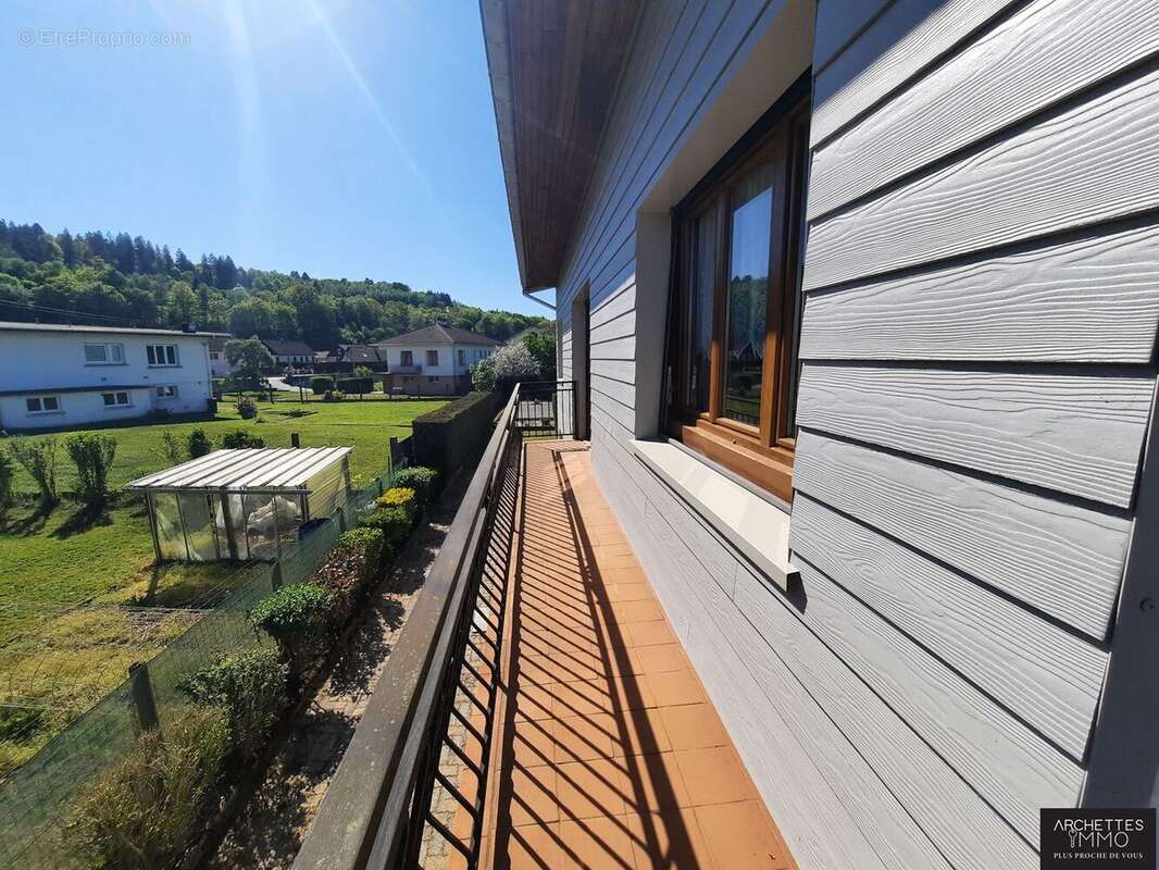 Maison à POUXEUX