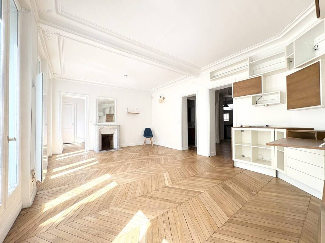 Appartement à PARIS-18E