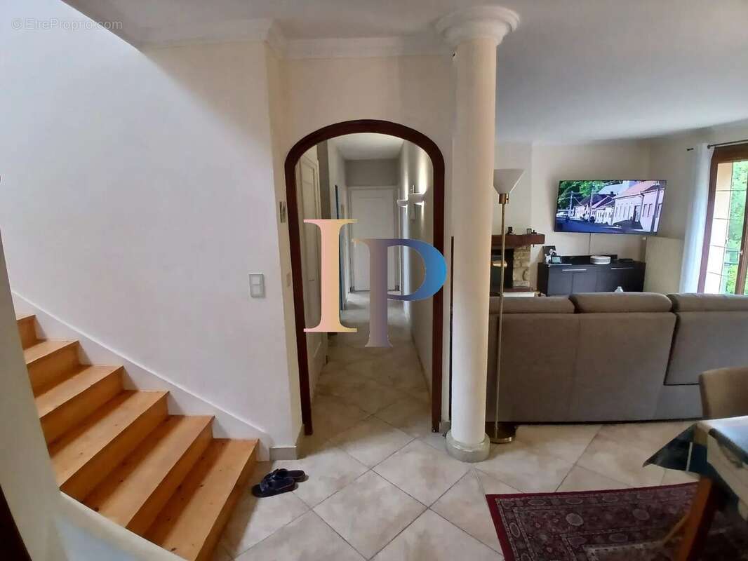 Maison 210 m² à Charlieu  - photo 12
