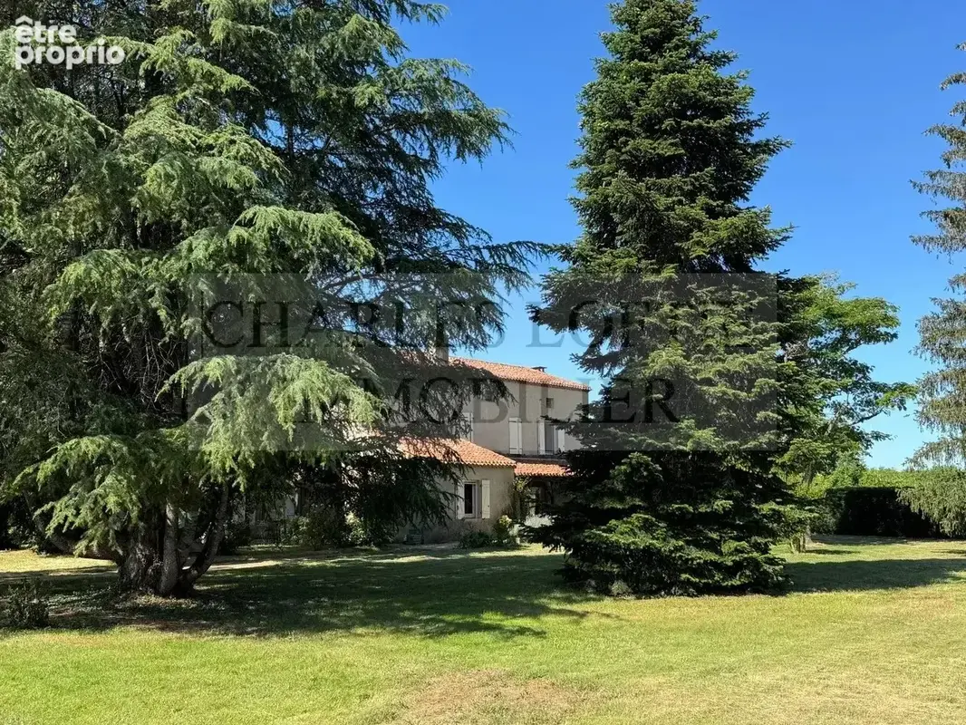 Maison et grange sur terrain de plus 6000 m² - photo 2