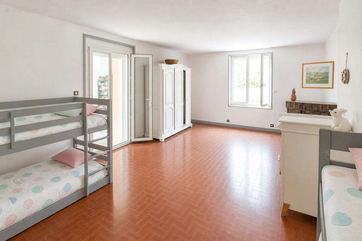 Maison de 14 pièces de 510 m² à Verdelot - photo 10