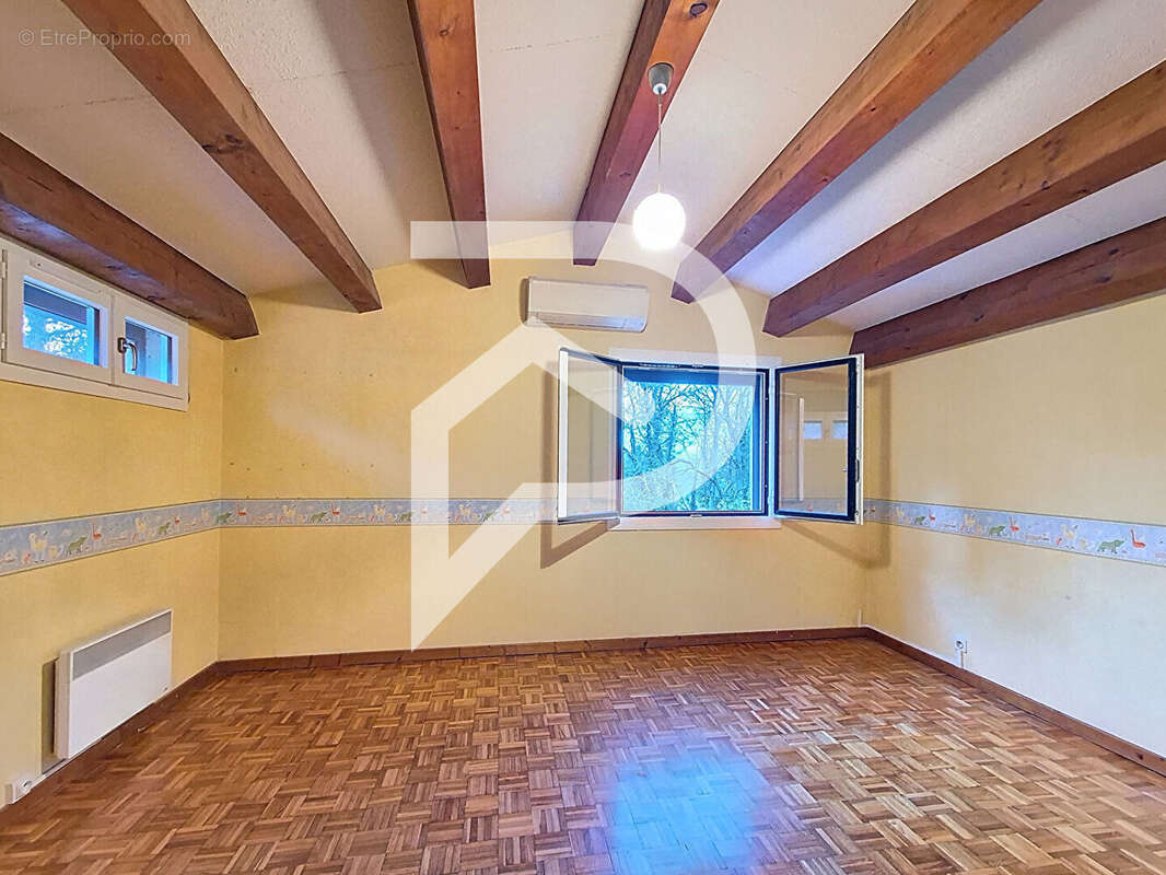 Maison à MONTBOUCHER-SUR-JABRON