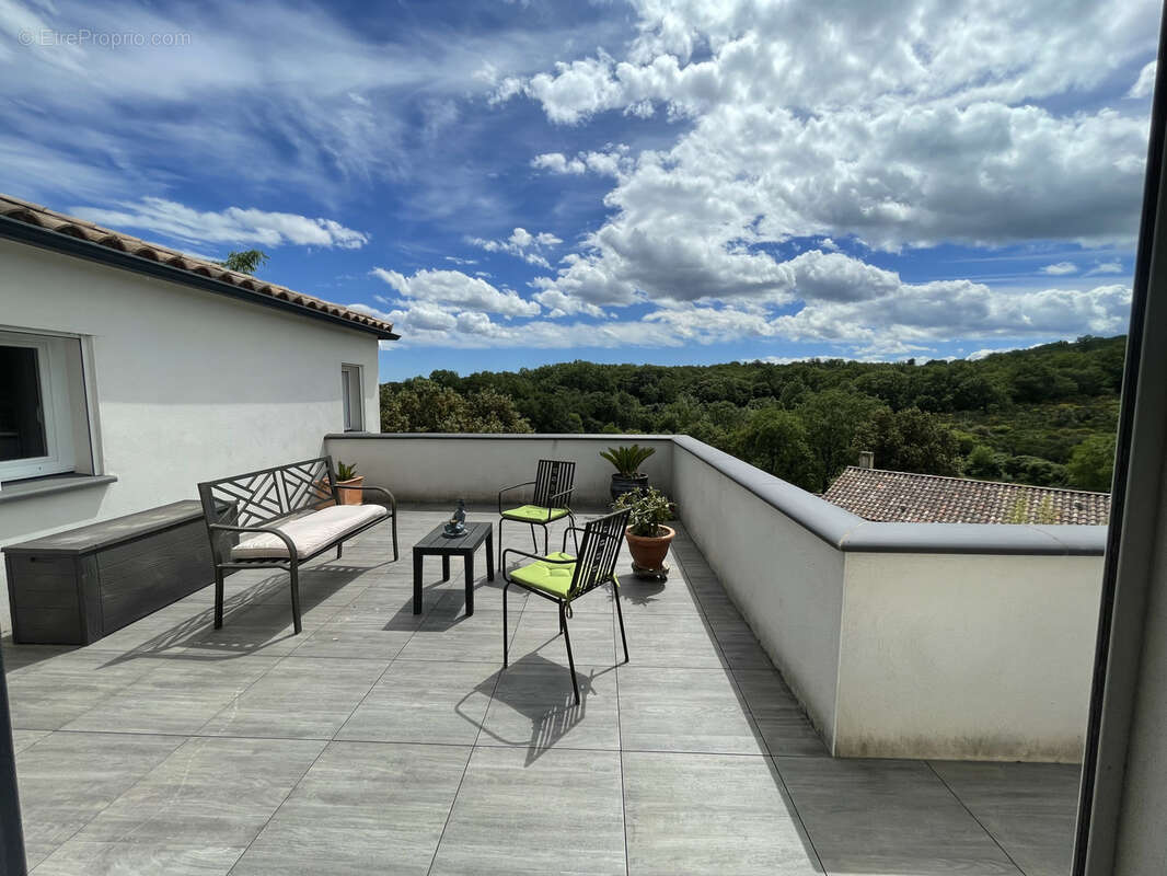 Maison à LA CALMETTE