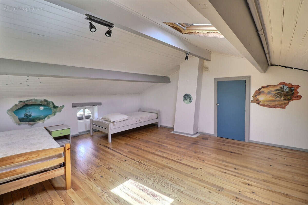 Maison en pierre de caractère avec gîte - photo 8