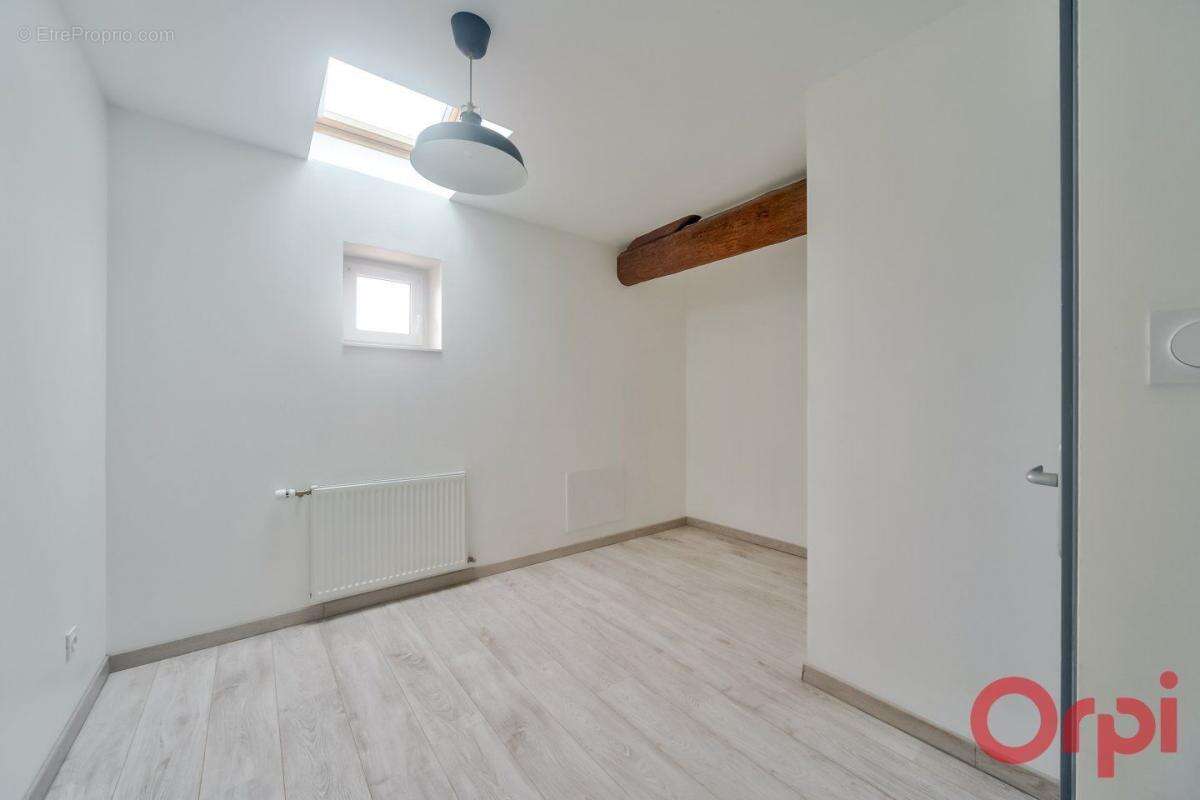 Appartement à CHARNAY-LES-MACON