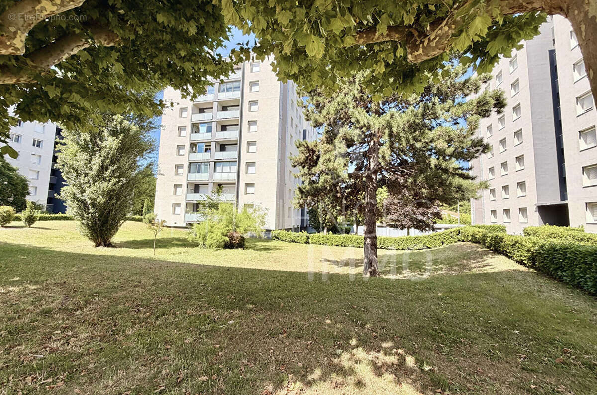 Appartement Bourg Les Valence 5 pièce(s) 92.3 m2 - photo 2