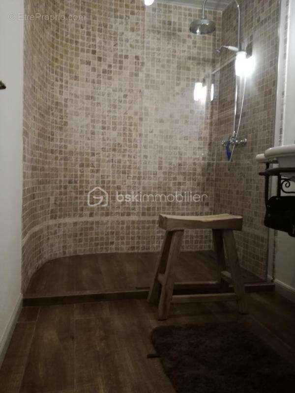 Maison à LUSSAS-ET-NONTRONNEAU