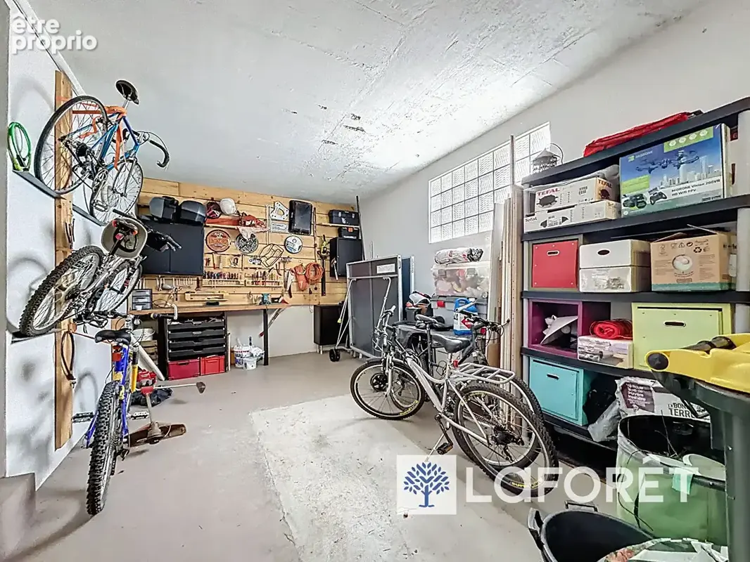 DARDILLY, Maison familiale avec piscine dans un environnement privilégié - photo 18