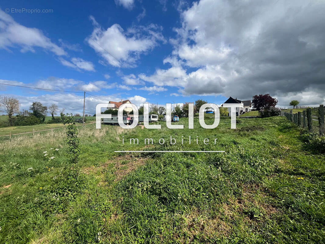 Terrain à THURY-HARCOURT