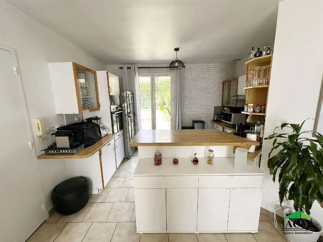 Maison à MERY-SUR-OISE