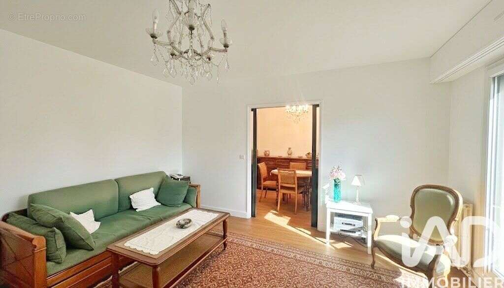 Photo 2 - Appartement à SAINT-DENIS