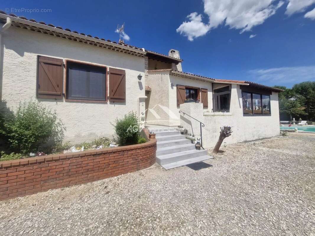 A Rousson, maison d'environ 161 m² avec piscine - photo 18