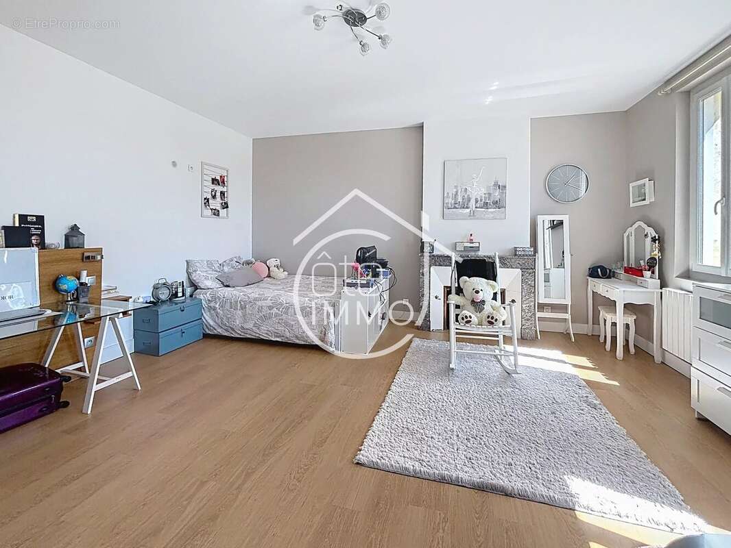 Maison à SAINT-EMILION