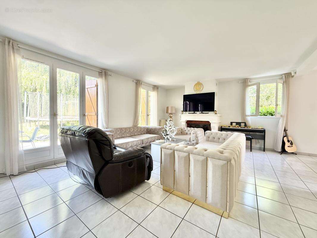 Maison 150 m² à Courdimanche  - photo 4