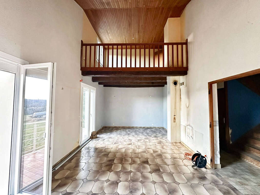 Maison à VELLEROT-LES-BELVOIR