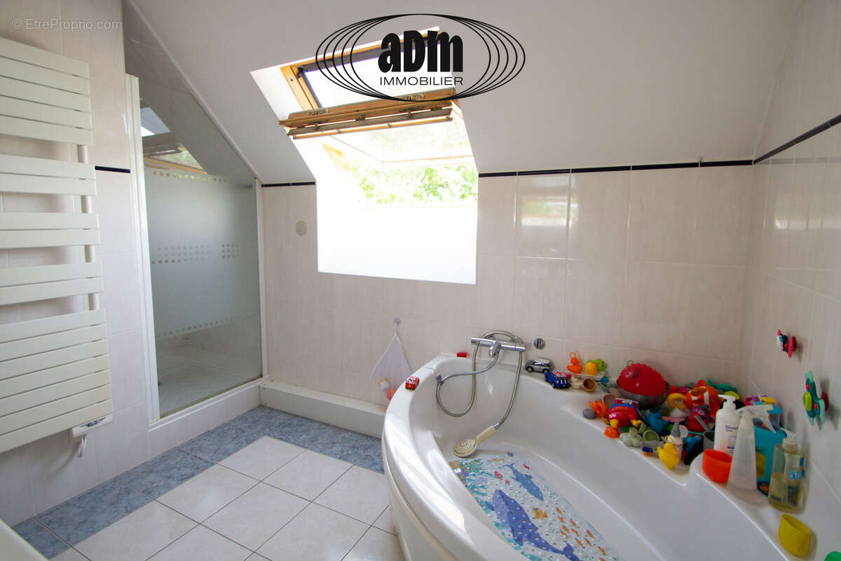 Pavillon de qualité de 180M2 au calme sur 2 500 m2 de terrain - photo 10