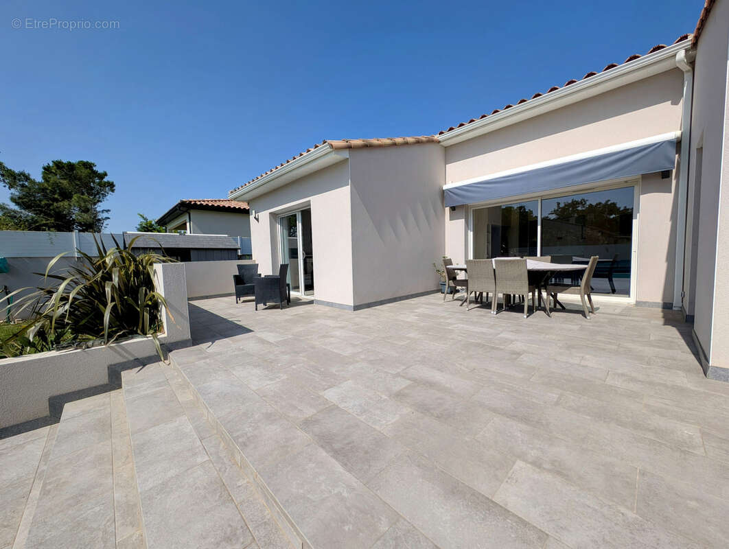 Magnifique villa plain pied avec piscine - photo 3