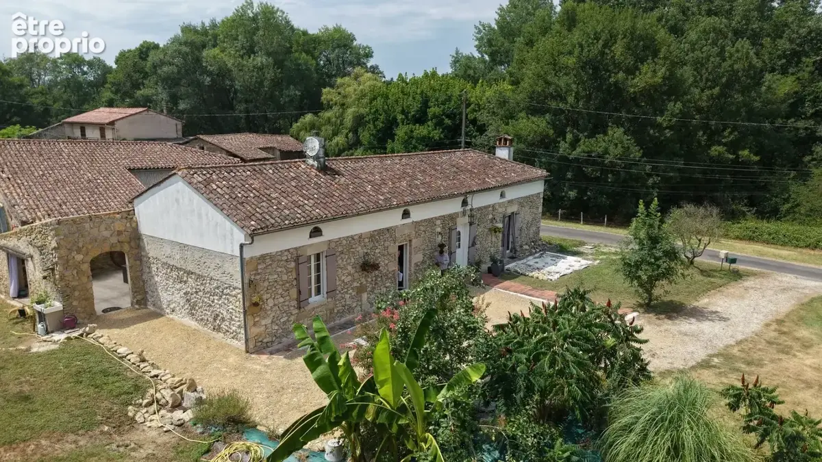 Maison en pierre de caractère avec gîte - photo 11