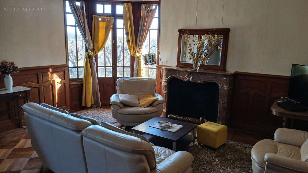 Maison à MAURIAC