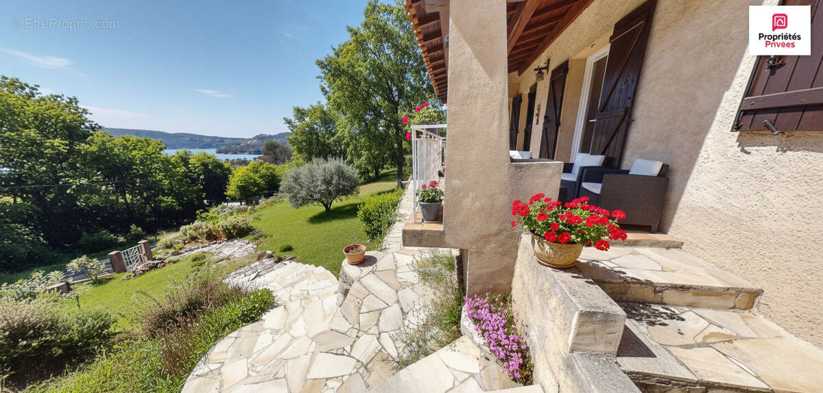 Maison à ESPARRON-DE-VERDON