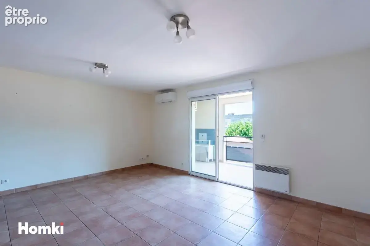T2 dernier étage avec terrasse, parking et vue dégagée - Saint Chamas - photo 4