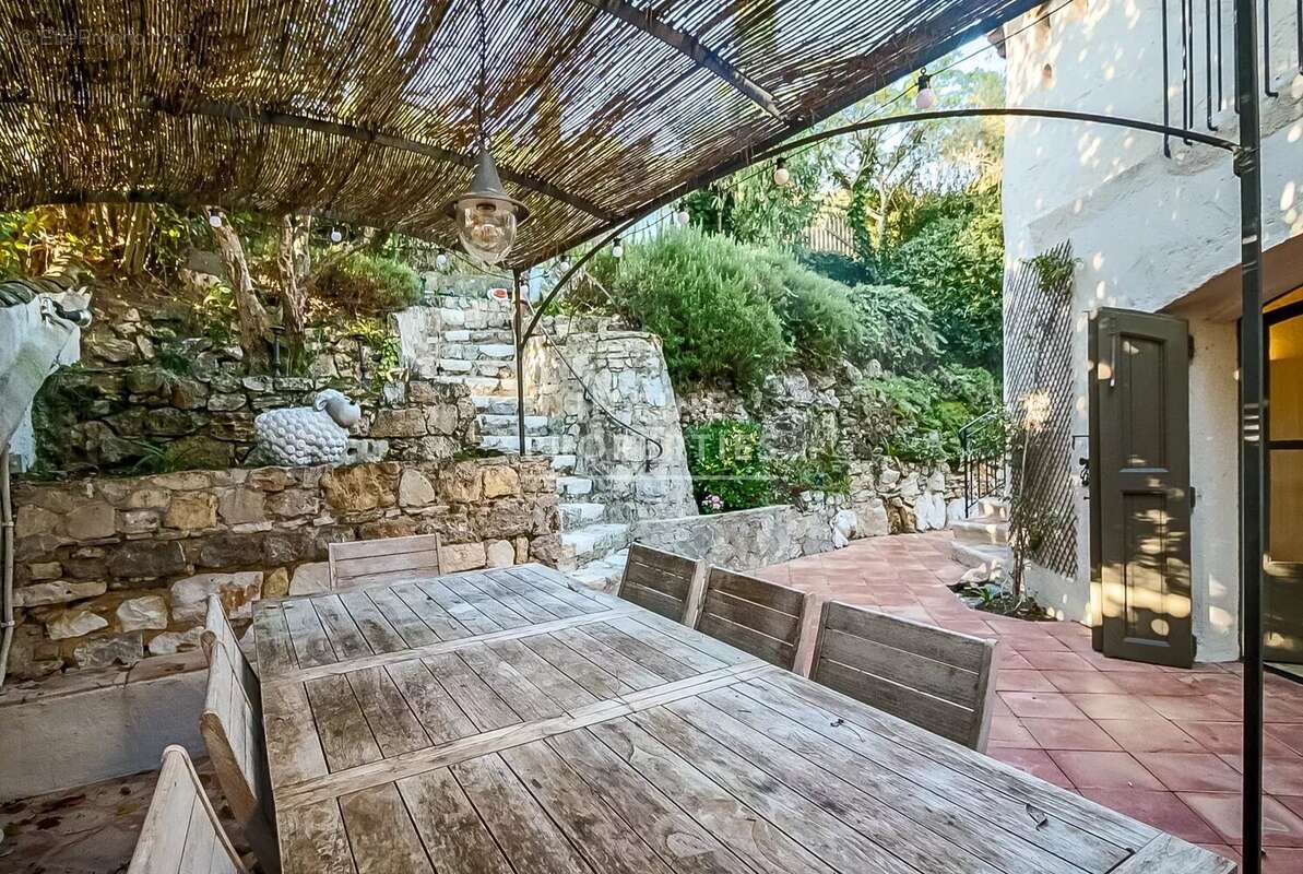 Maison à MOUANS-SARTOUX