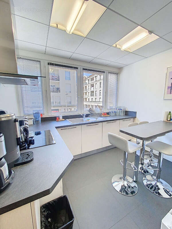 Commerce à BUSSY-SAINT-GEORGES