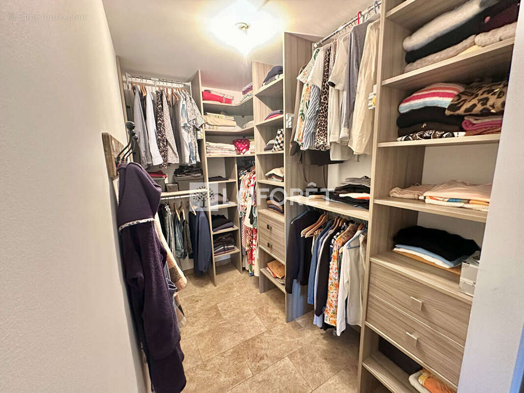 Maison à SAINT-JEAN-DU-BRUEL