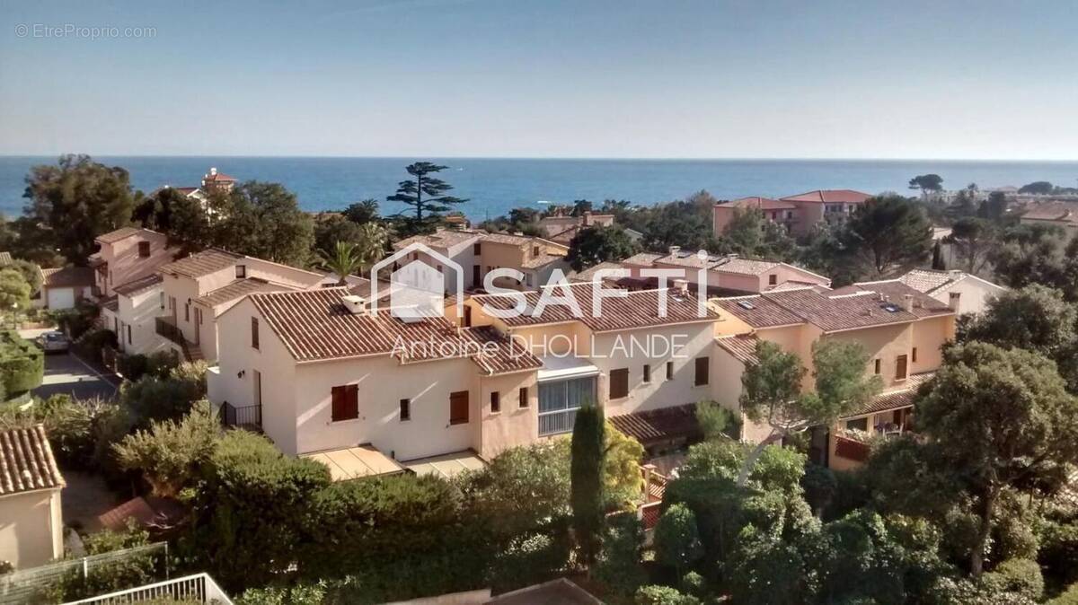Photo 1 - Appartement à FREJUS