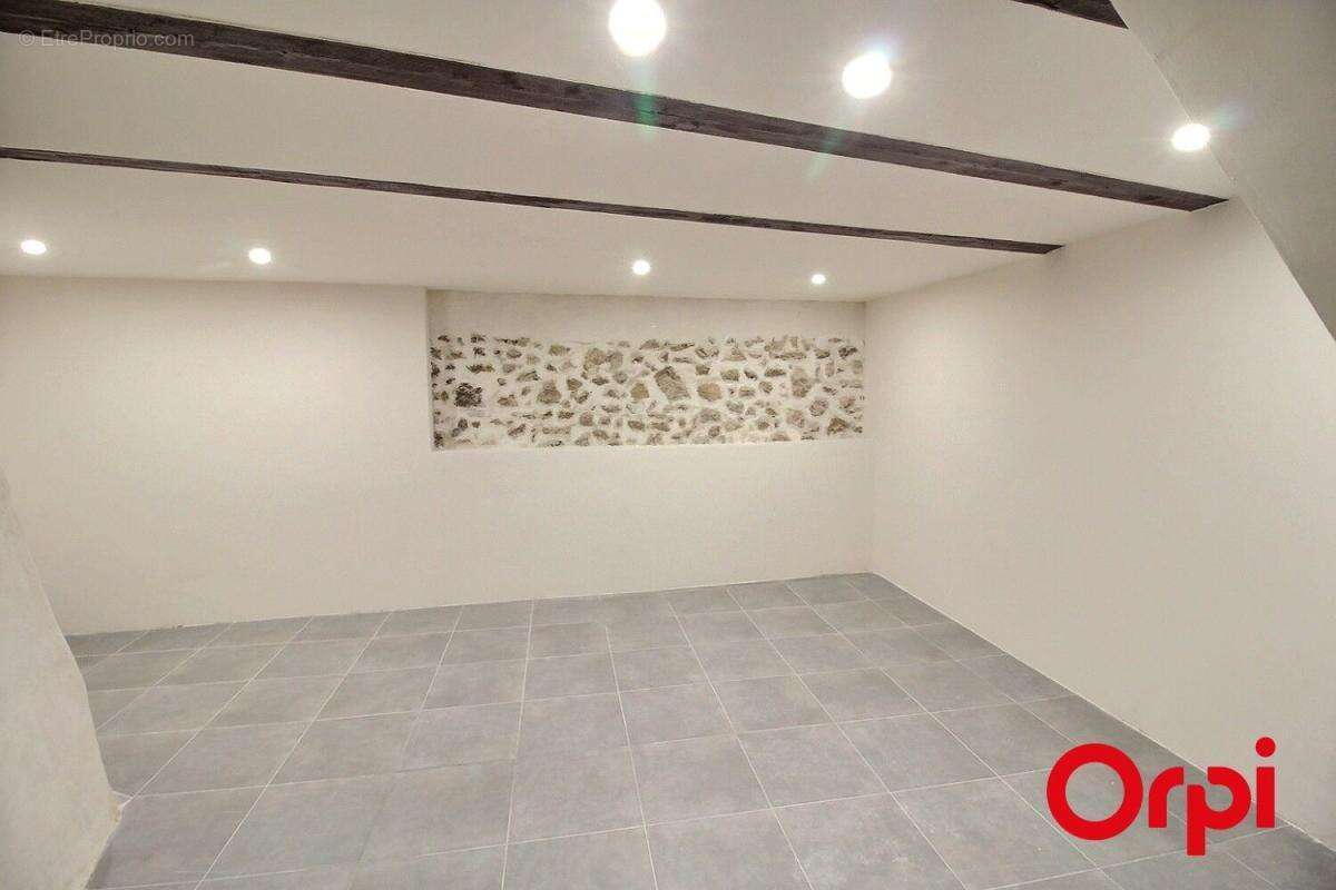 Appartement à AURIOL