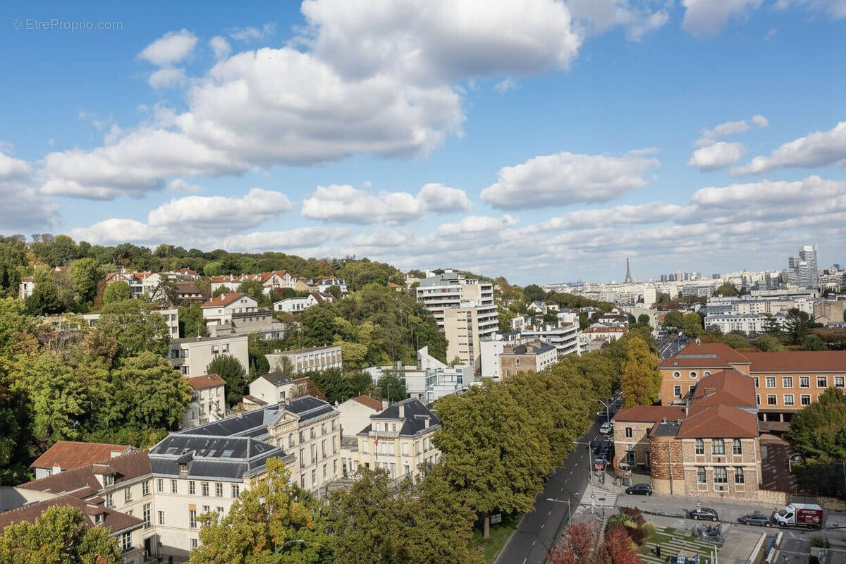 Vue salon/cuisine/chambre 1 - Appartement à SEVRES