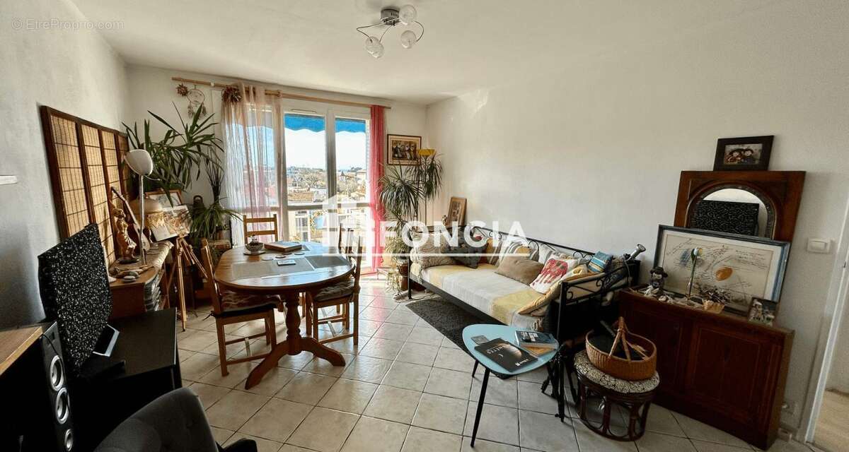 Appartement à MARSEILLE-8E