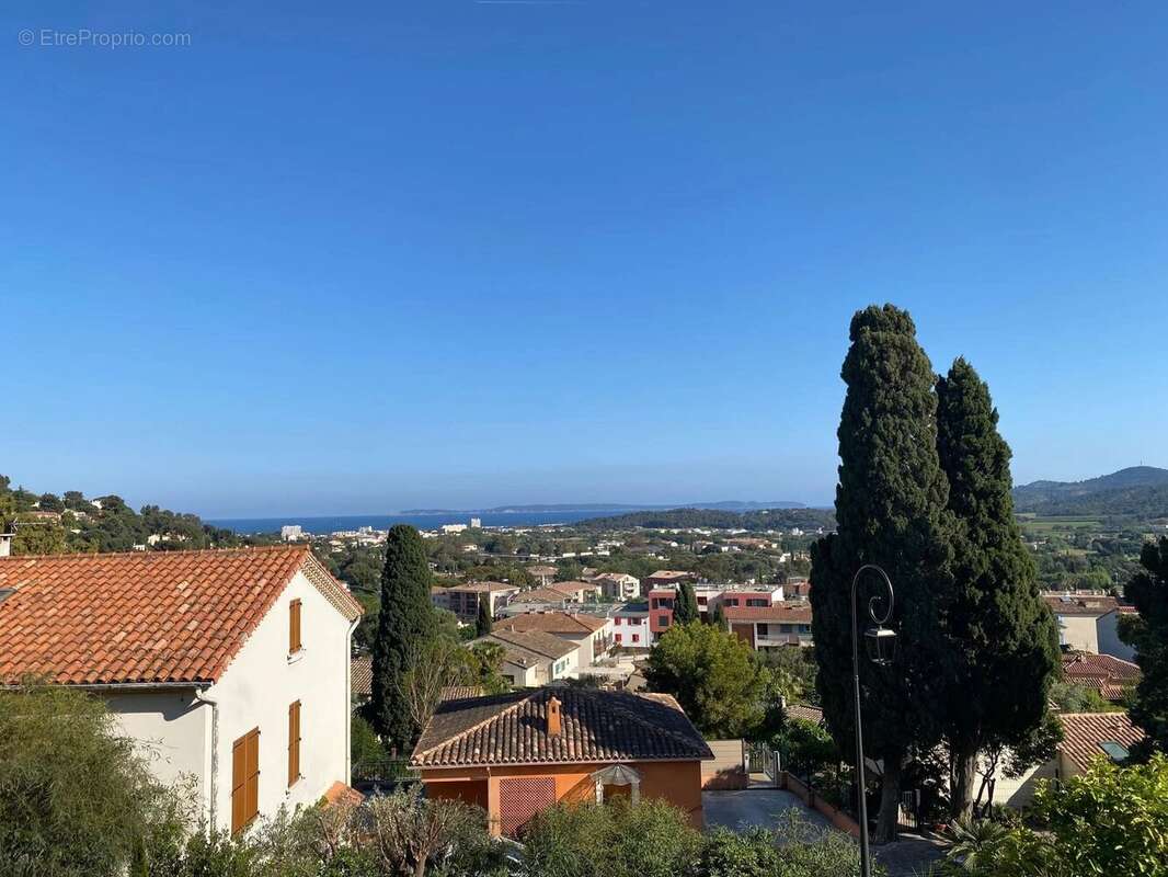 Appartement à BORMES-LES-MIMOSAS