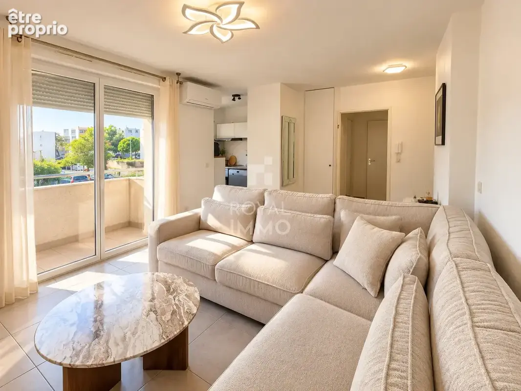 La seyne-sur-mer   t2 avec terrasse & grand stationnement en sous-sol - photo 1