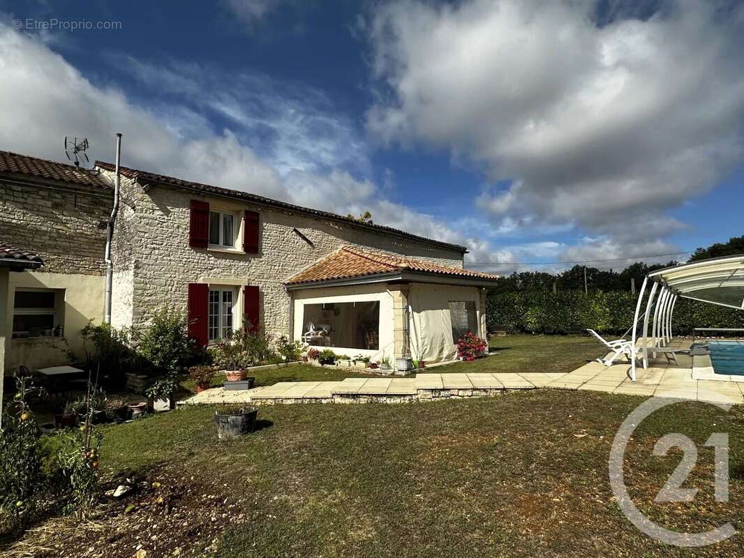 Maison à ROMAZIERES