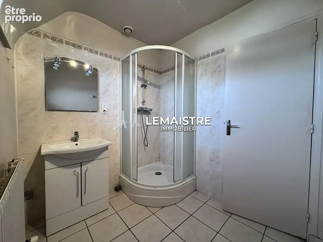 Maison à vendre - Goderville  centre- 120 m² - 5 chambres - Vie de plain-pied - Sous-sol - DPE D - photo 23