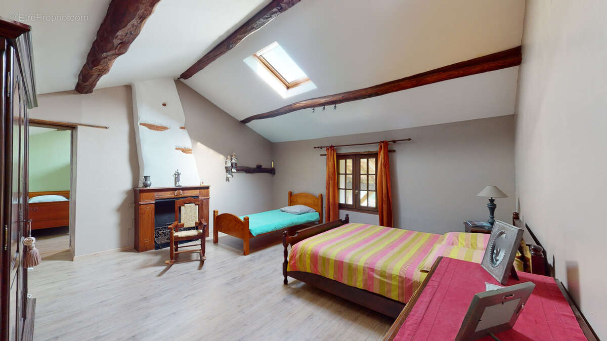 Maison à CHANOZ-CHATENAY