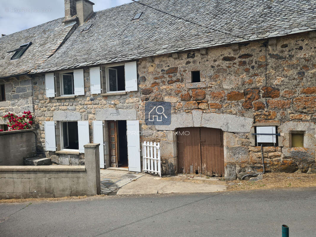 Maison à SAINT-URCIZE