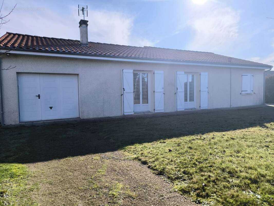 Maison à ETAGNAC