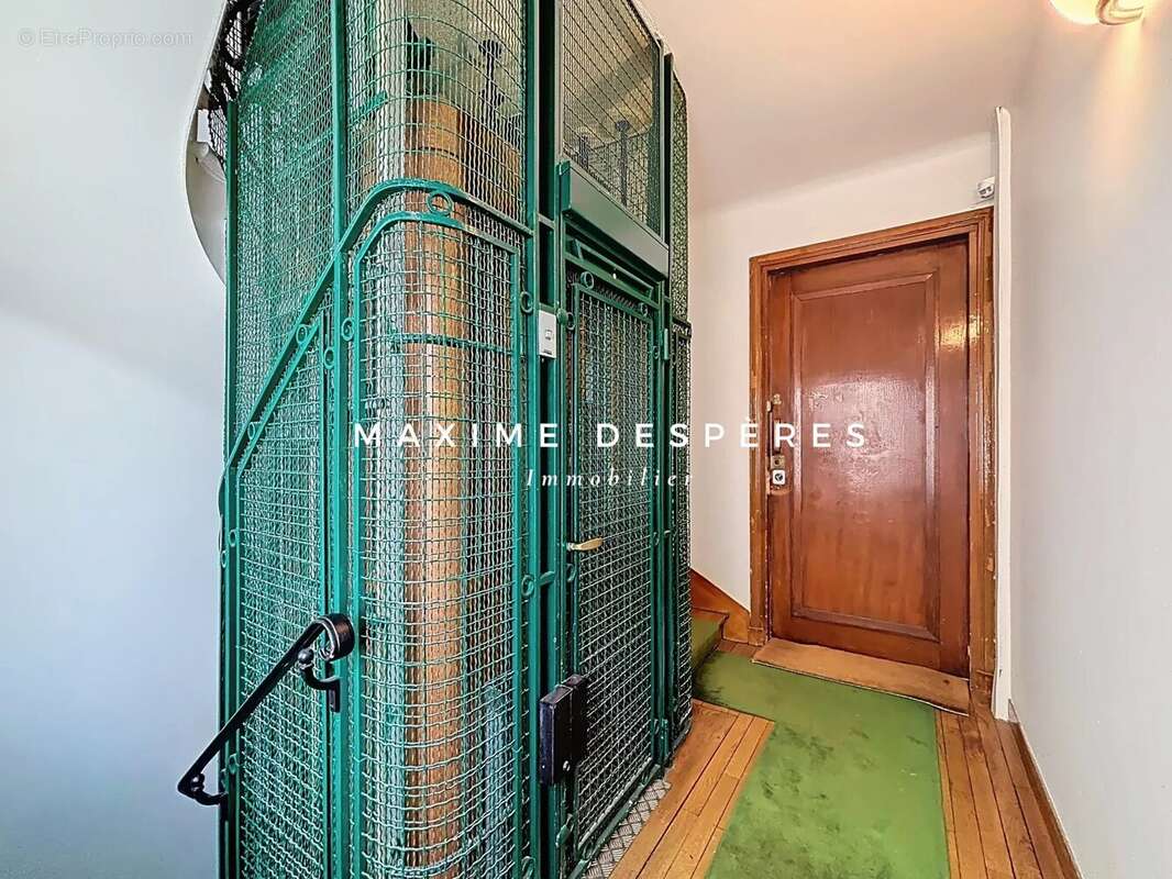 Appartement à NEUILLY-SUR-SEINE