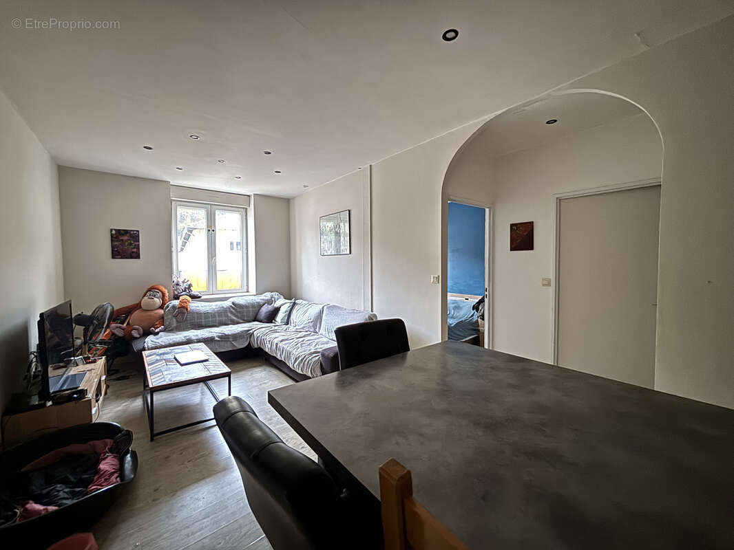 Appartement à SAINT-CLEMENT-SUR-VALSONNE