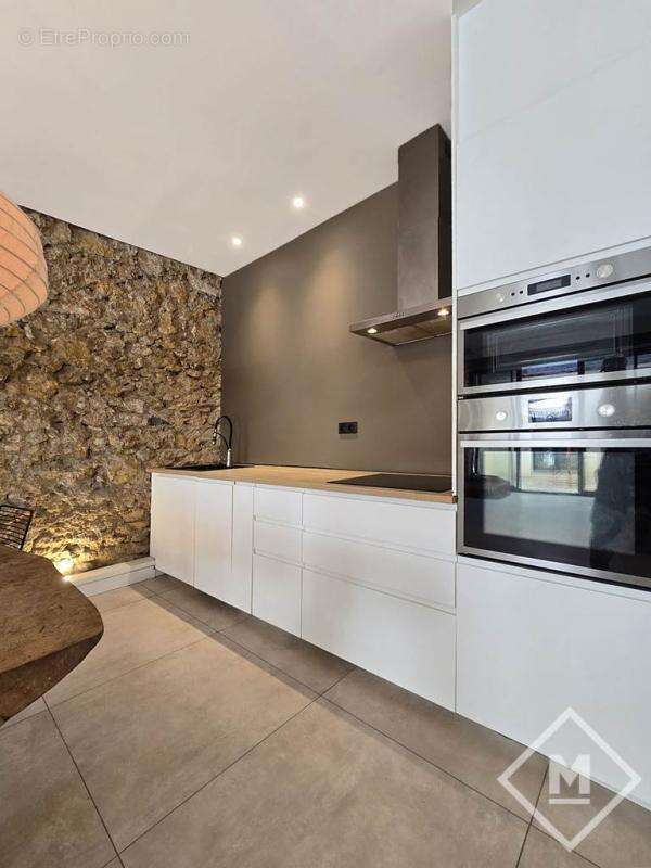 Appartement à MARSEILLE-6E