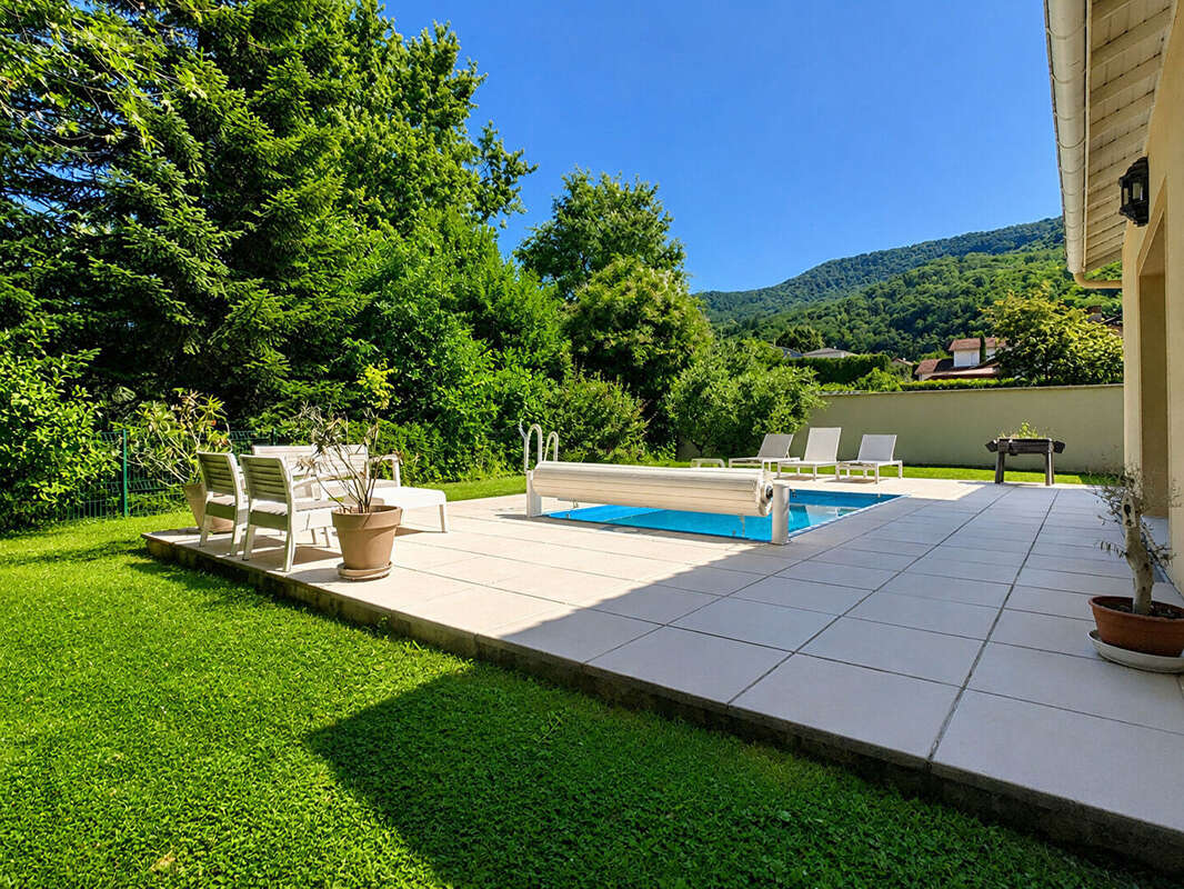 Maison - T6 - 138 m² - photo 5