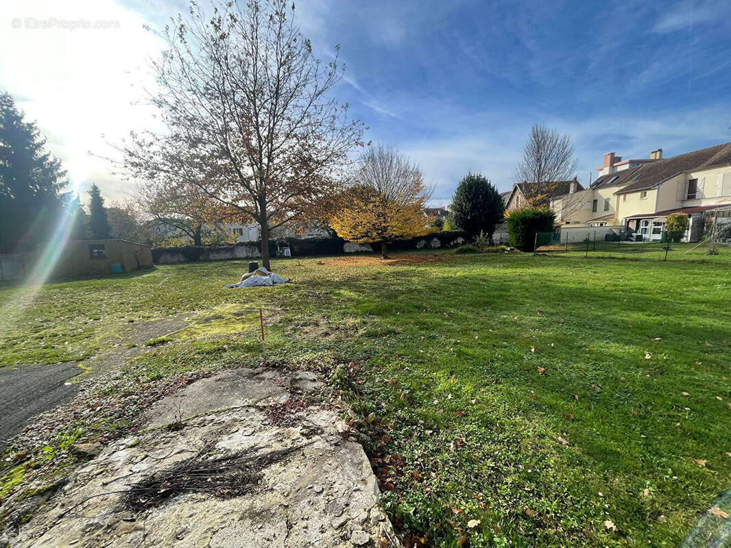 Terrain à CHATEAU-THIERRY