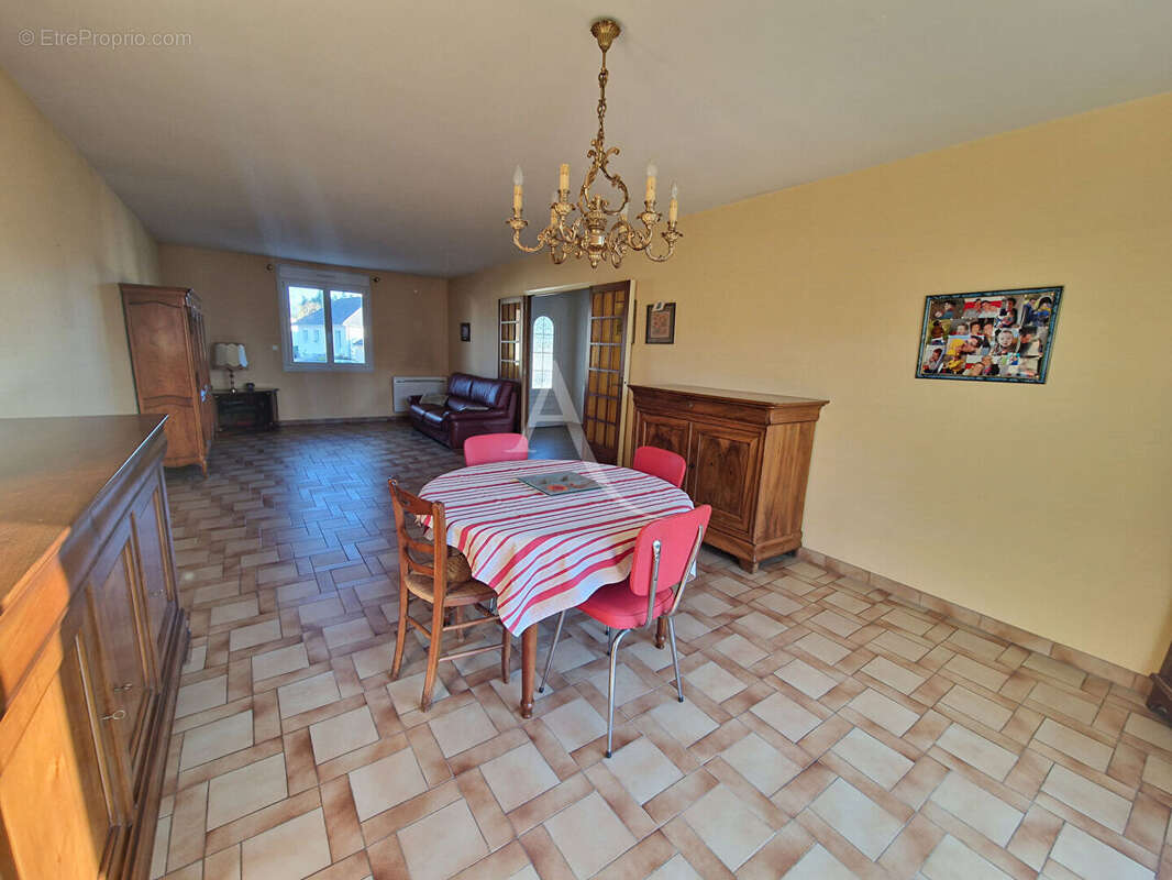 Maison à BONCHAMP-LES-LAVAL