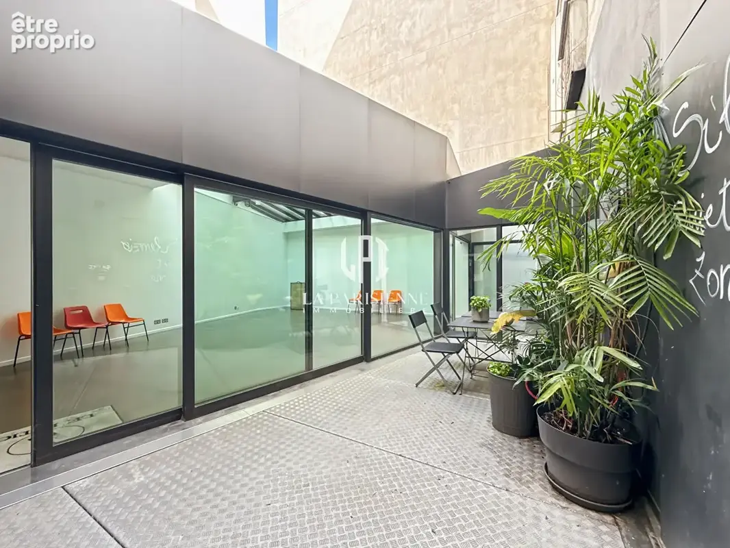 Murs commerciaux 163 m² libres ? 4 m HSP ? Village Faidherbe - photo 12