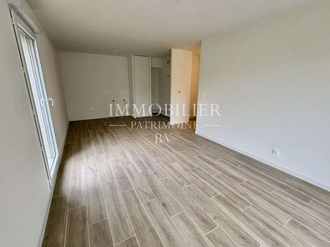 Appartement à SAINT-JEAN-DE-BRAYE