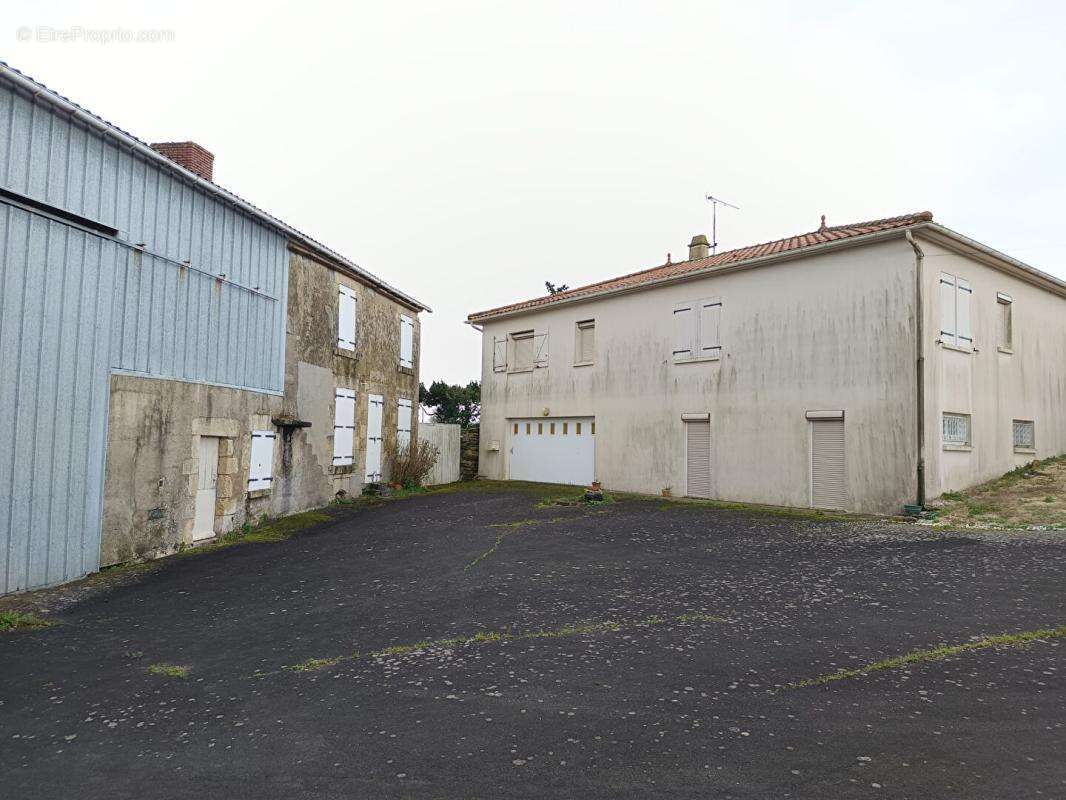 Maison à ANTIGNY